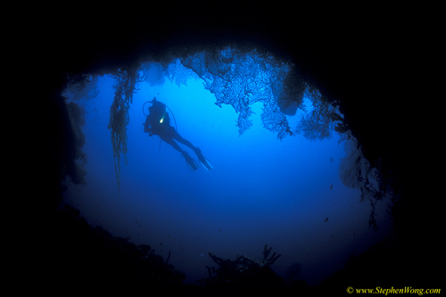 Cave 04 Fans & Takako 090106 Goronatalo